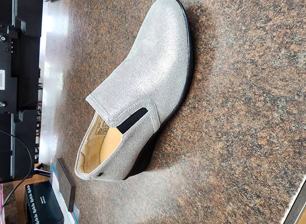 NEW REVERE women's jordan shoes - wide in gold wash